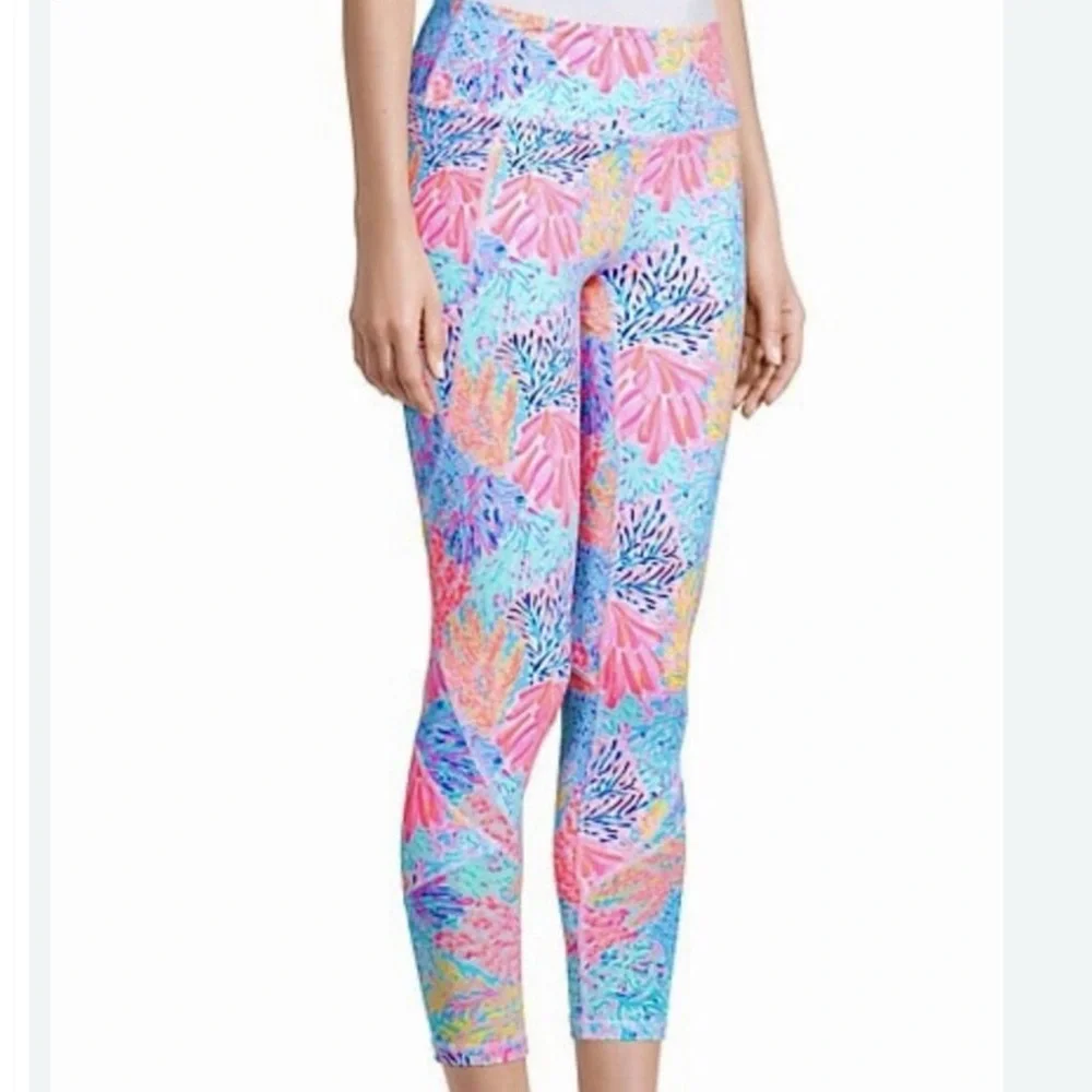 NWOT SET Lilly Pulitzer Weekender UPF
50+ Multi Splashdance - Picture 3 of 5